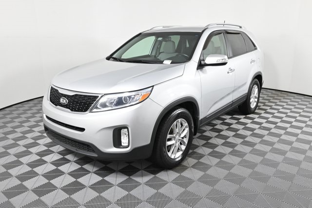 used 2015 Kia Sorento car, priced at $9,981