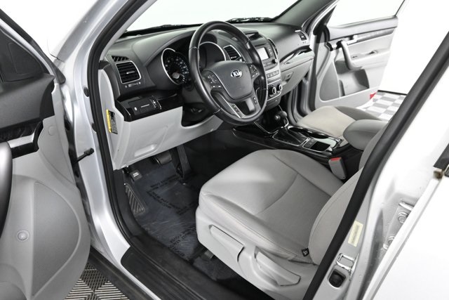 used 2015 Kia Sorento car, priced at $9,981