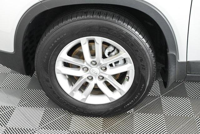 used 2015 Kia Sorento car, priced at $9,981