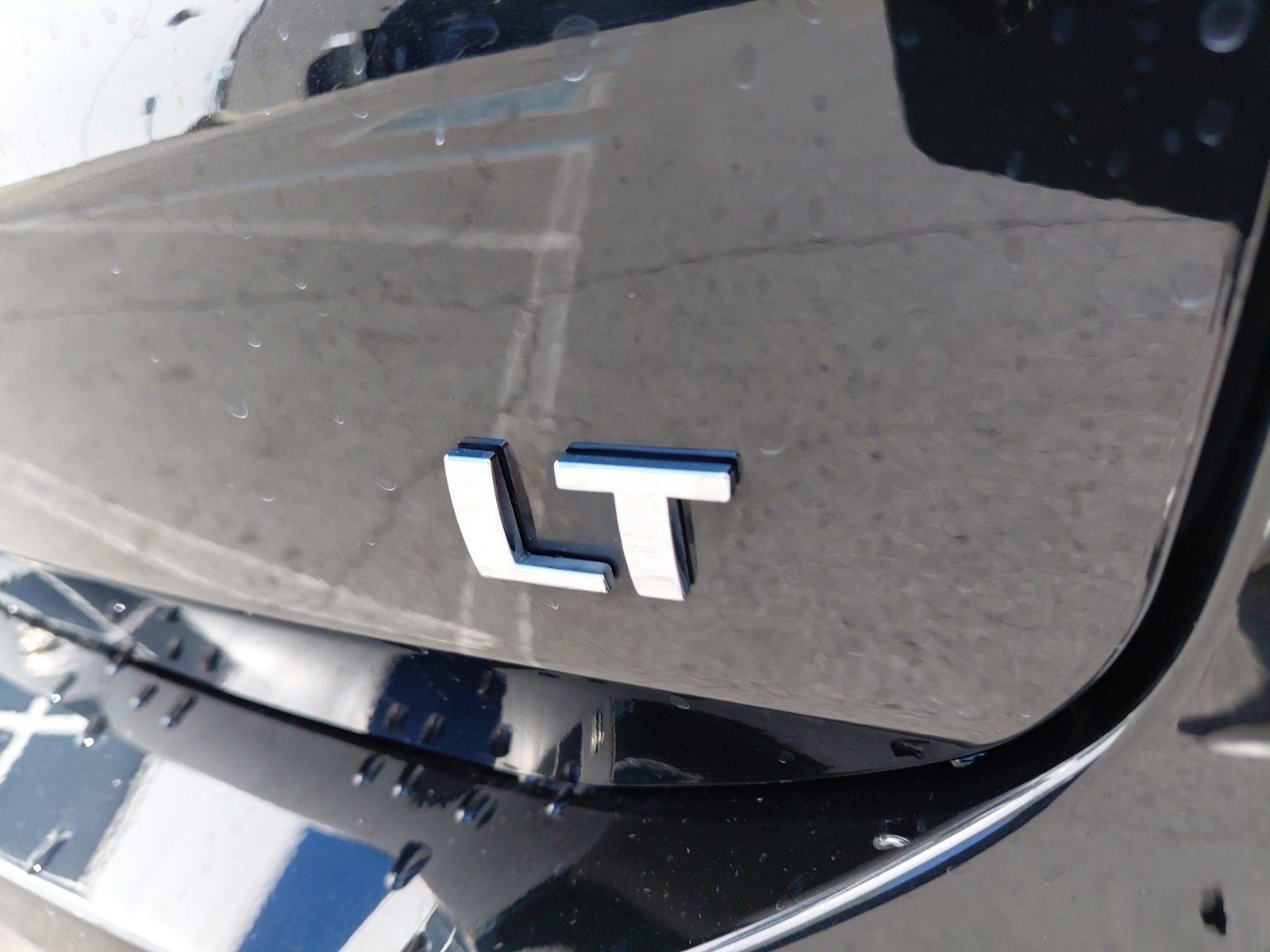 used 2023 Chevrolet Equinox car, priced at $20,700