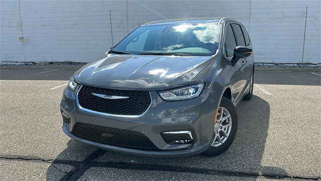 new 2025 Chrysler Pacifica car, priced at $43,581