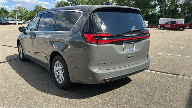 new 2025 Chrysler Pacifica car, priced at $43,581