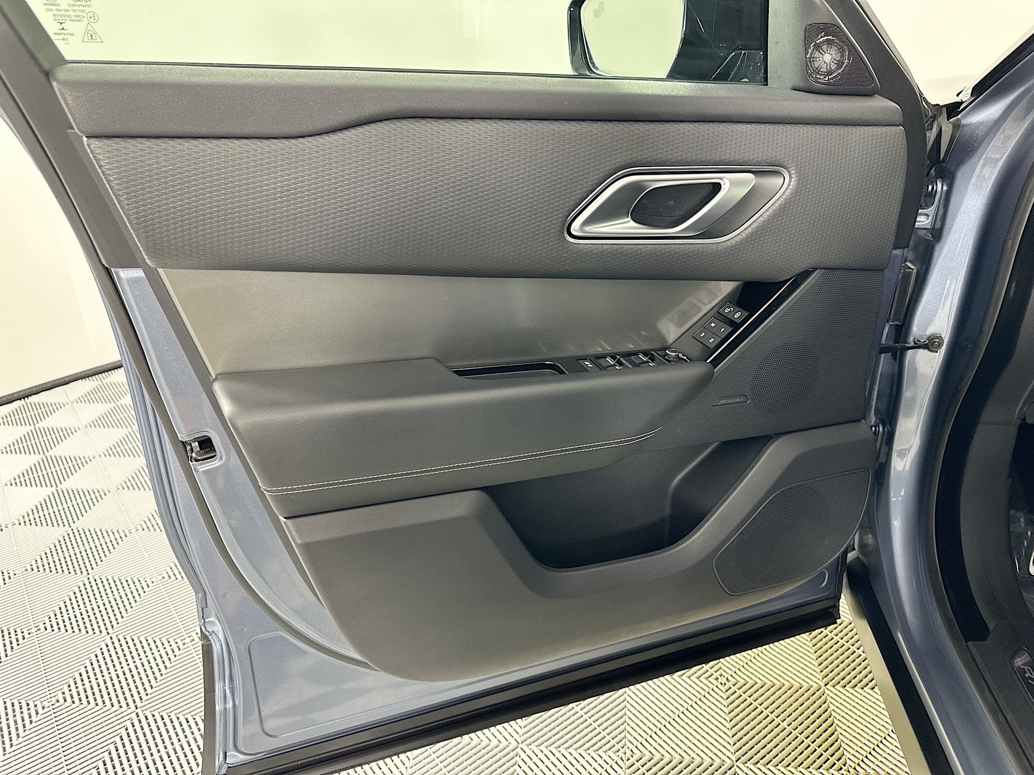 used 2020 Land Rover Range Rover Velar car, priced at $28,998