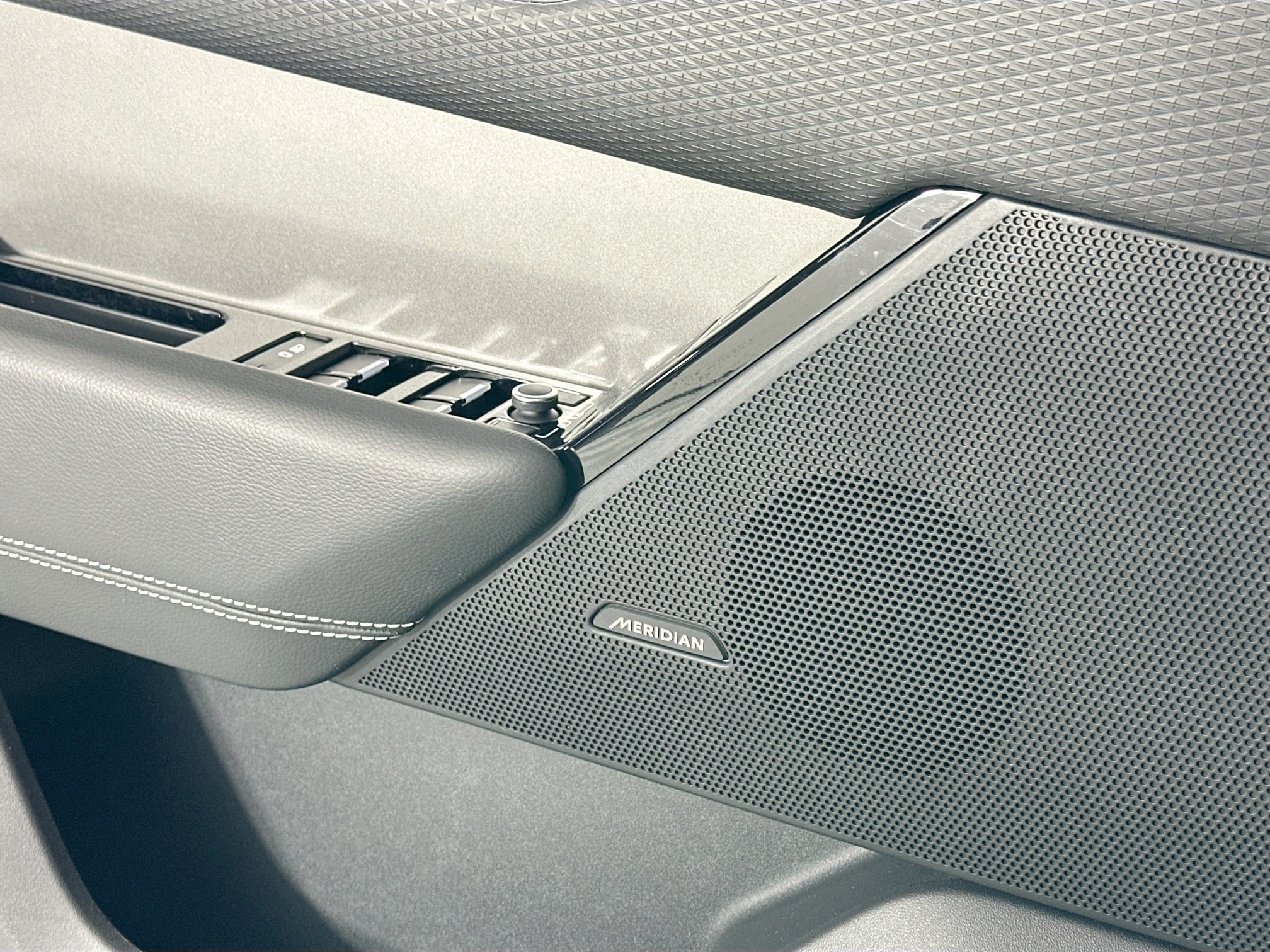 used 2020 Land Rover Range Rover Velar car, priced at $28,998