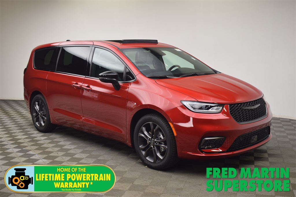 new 2026 Chrysler Pacifica car, priced at $47,425