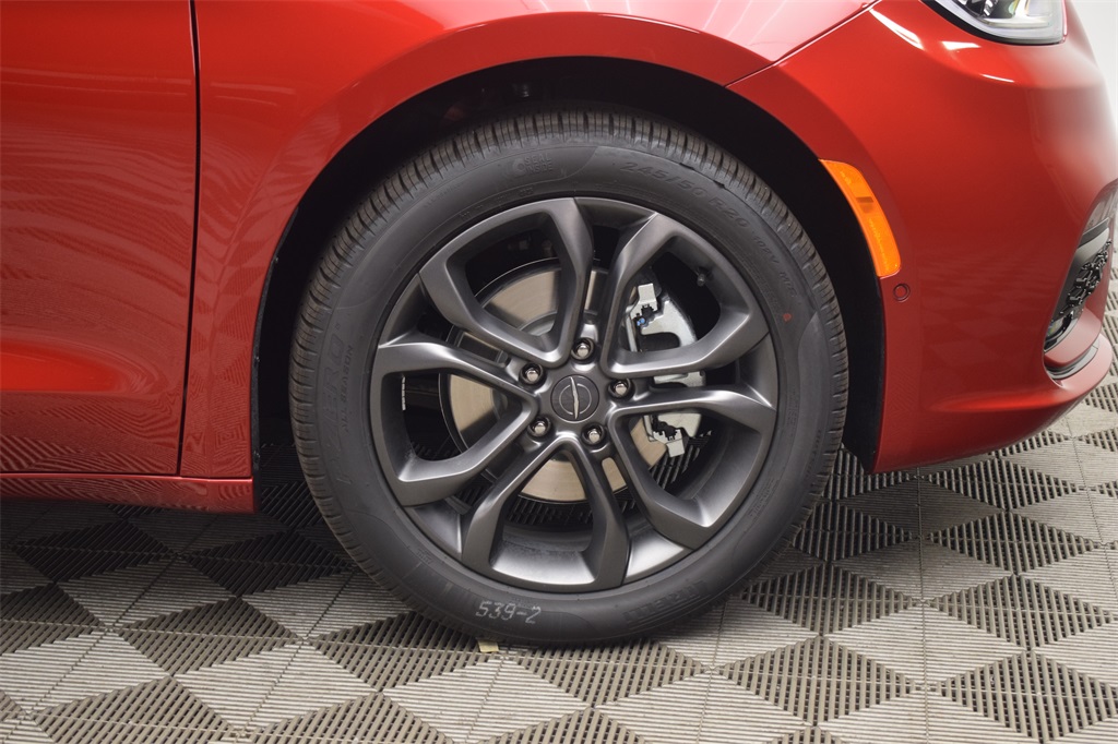 new 2026 Chrysler Pacifica car, priced at $47,425