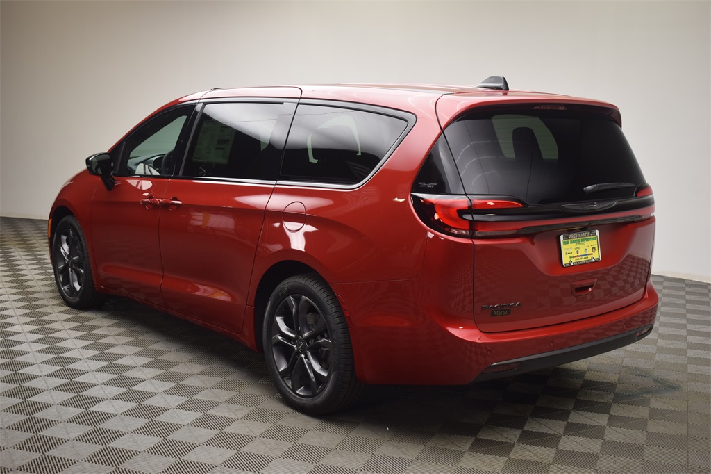 new 2026 Chrysler Pacifica car, priced at $47,425