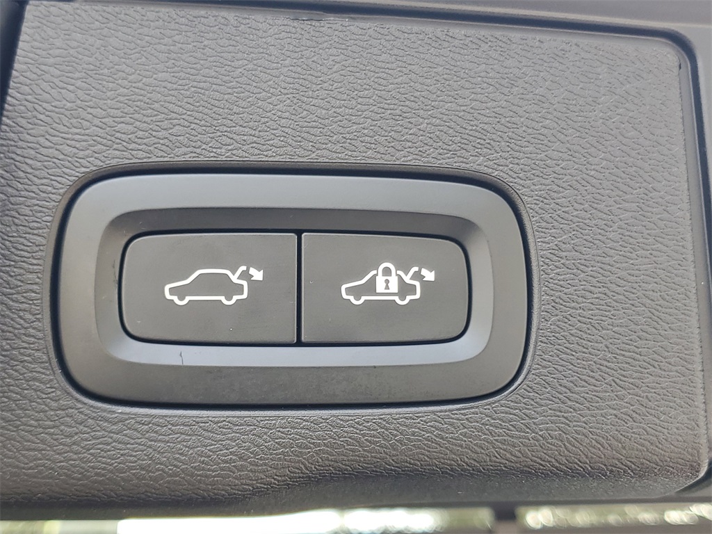 used 2025 Volvo XC60 car, priced at $36,995