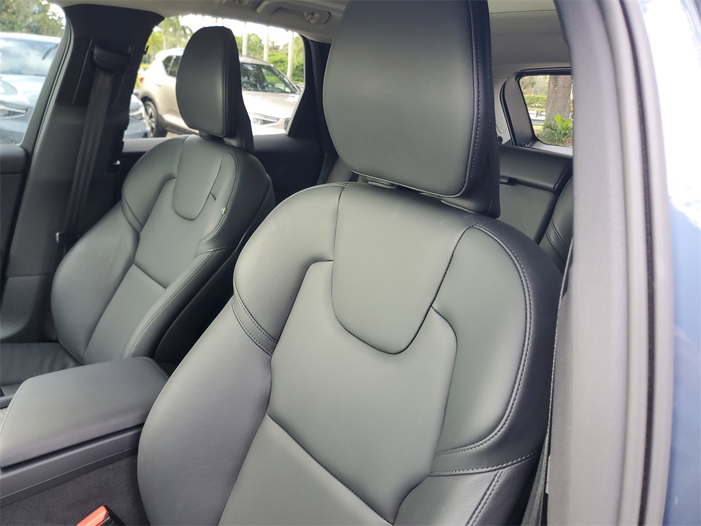 used 2025 Volvo XC60 car, priced at $36,995
