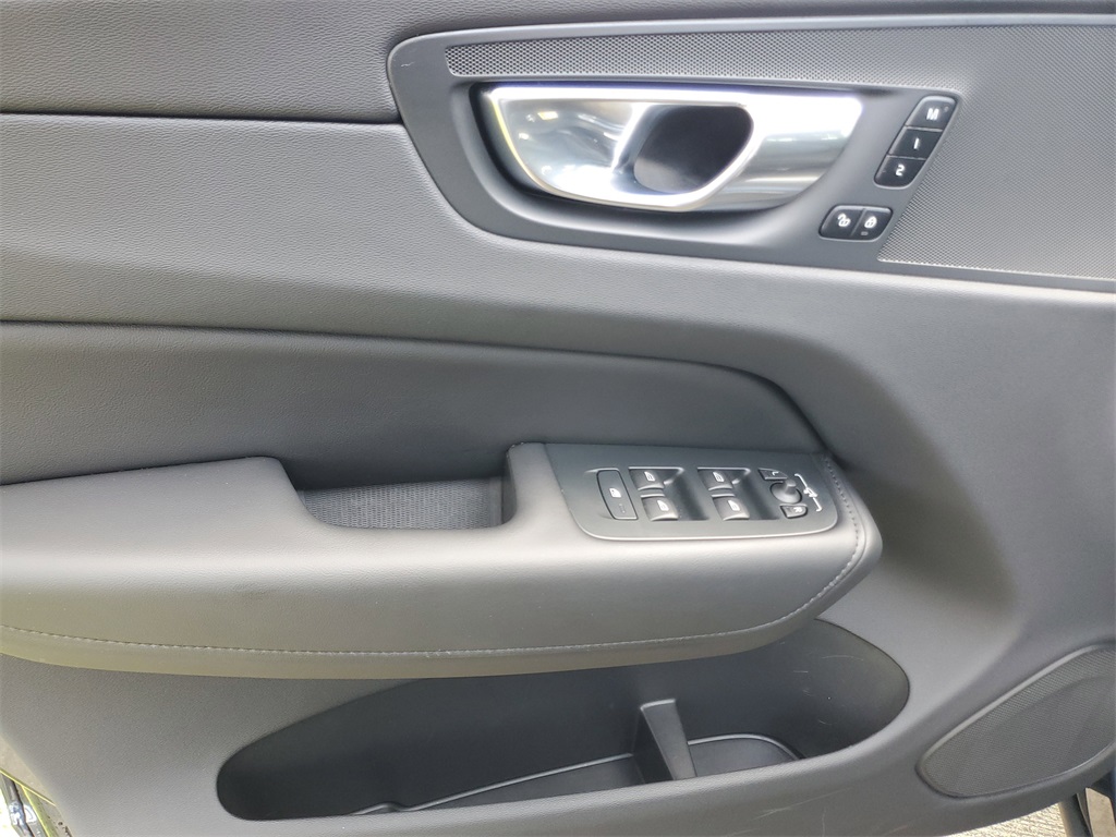 used 2025 Volvo XC60 car, priced at $36,995