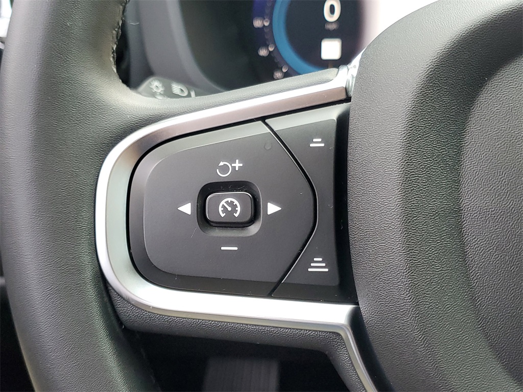 used 2025 Volvo XC60 car, priced at $36,995