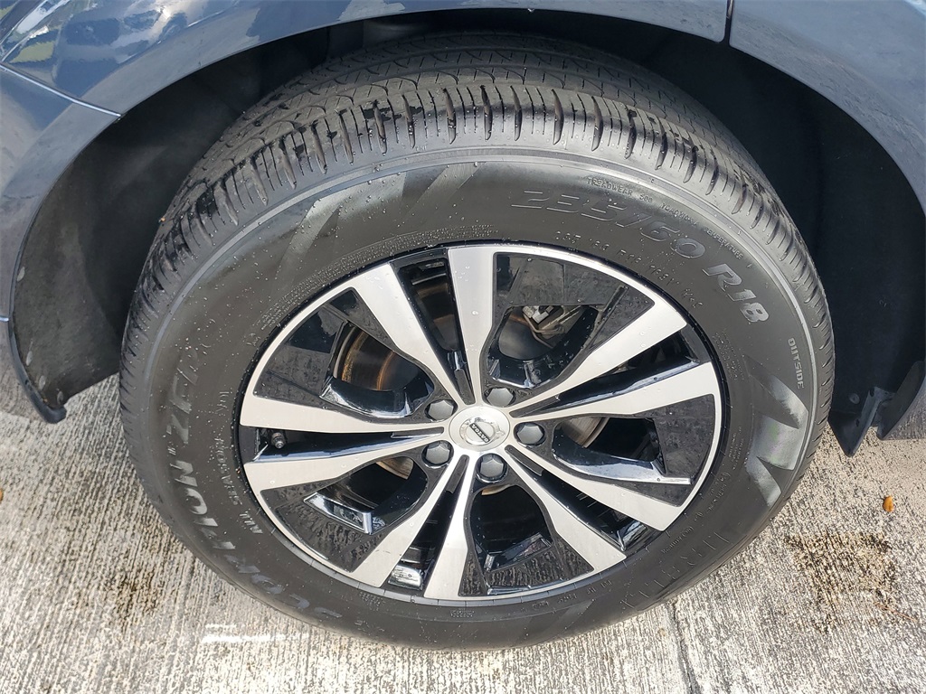 used 2025 Volvo XC60 car, priced at $36,995