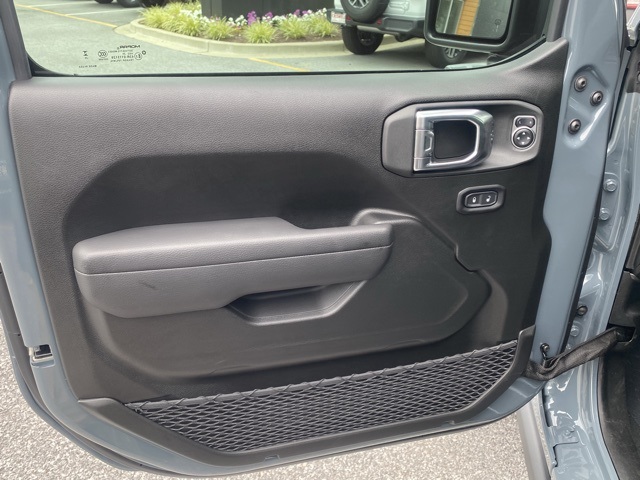 new 2025 Jeep Wrangler car, priced at $46,977