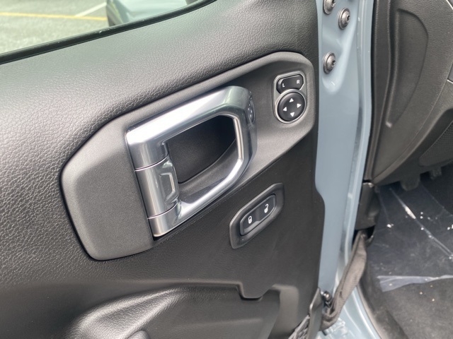 new 2025 Jeep Wrangler car, priced at $46,977