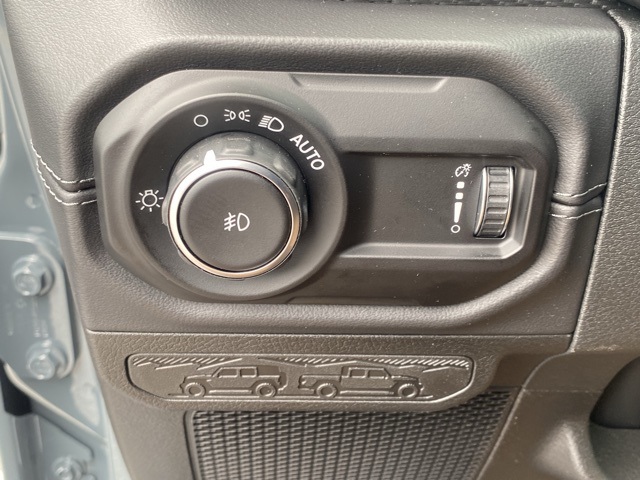 new 2025 Jeep Wrangler car, priced at $46,977