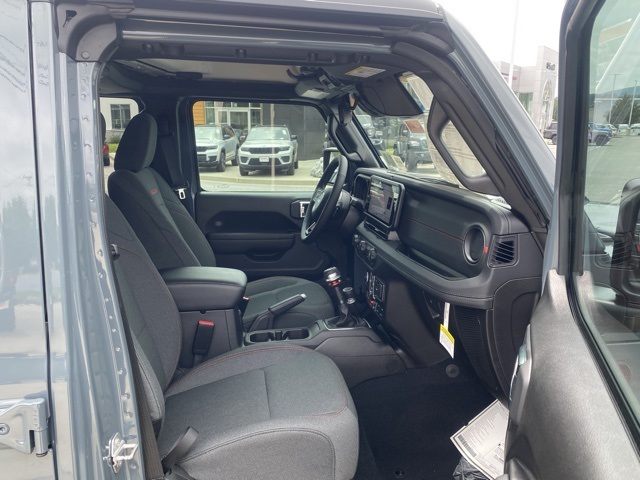 new 2025 Jeep Wrangler car, priced at $46,977