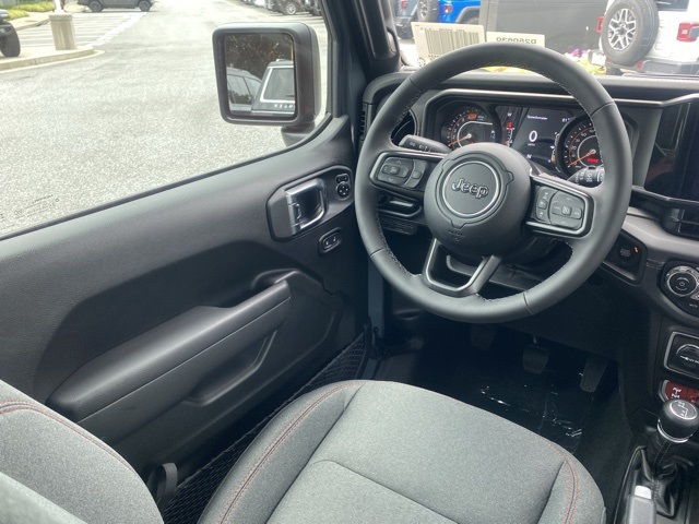 new 2025 Jeep Wrangler car, priced at $46,977