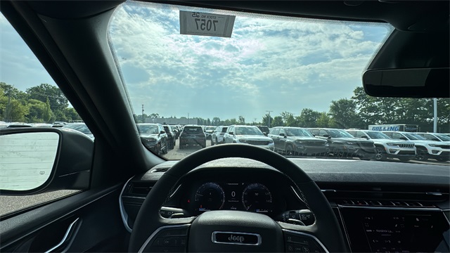 new 2025 Jeep Grand Cherokee car, priced at $42,179