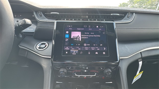 new 2025 Jeep Grand Cherokee car, priced at $42,179