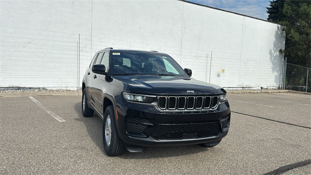 new 2025 Jeep Grand Cherokee car, priced at $42,179