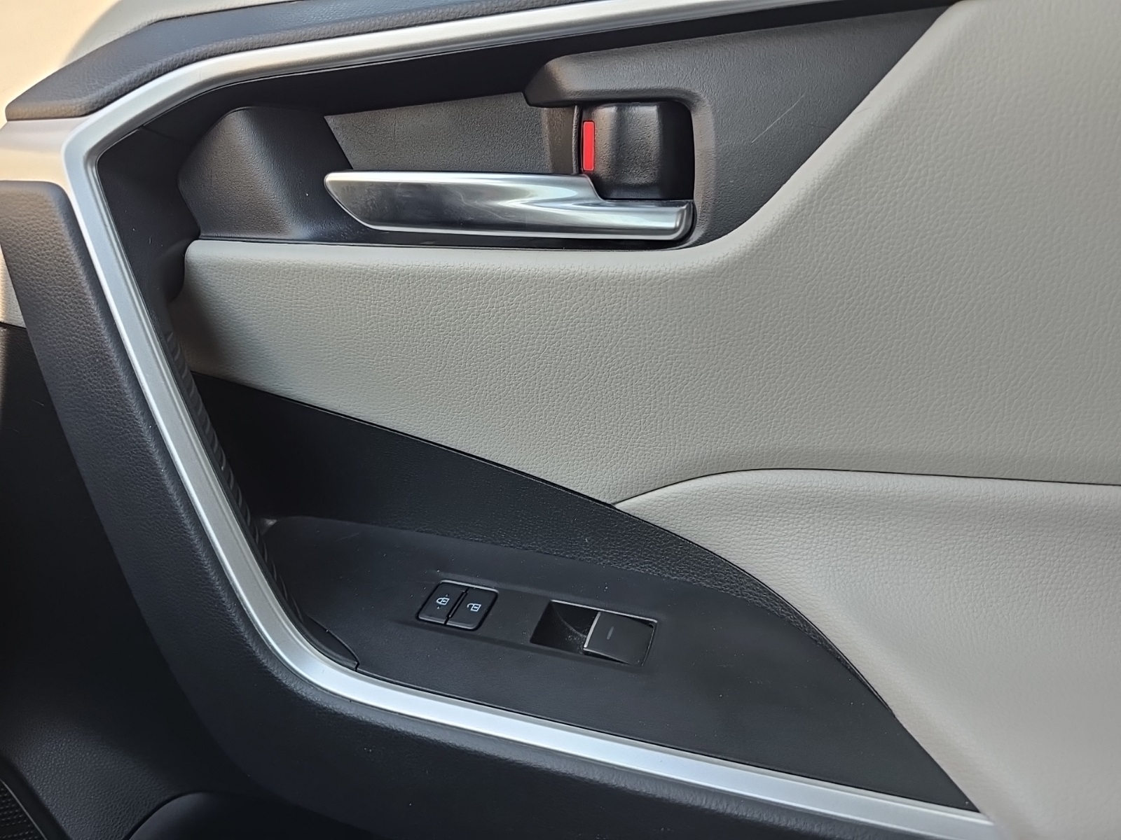 used 2022 Toyota RAV4 Hybrid car, priced at $31,637