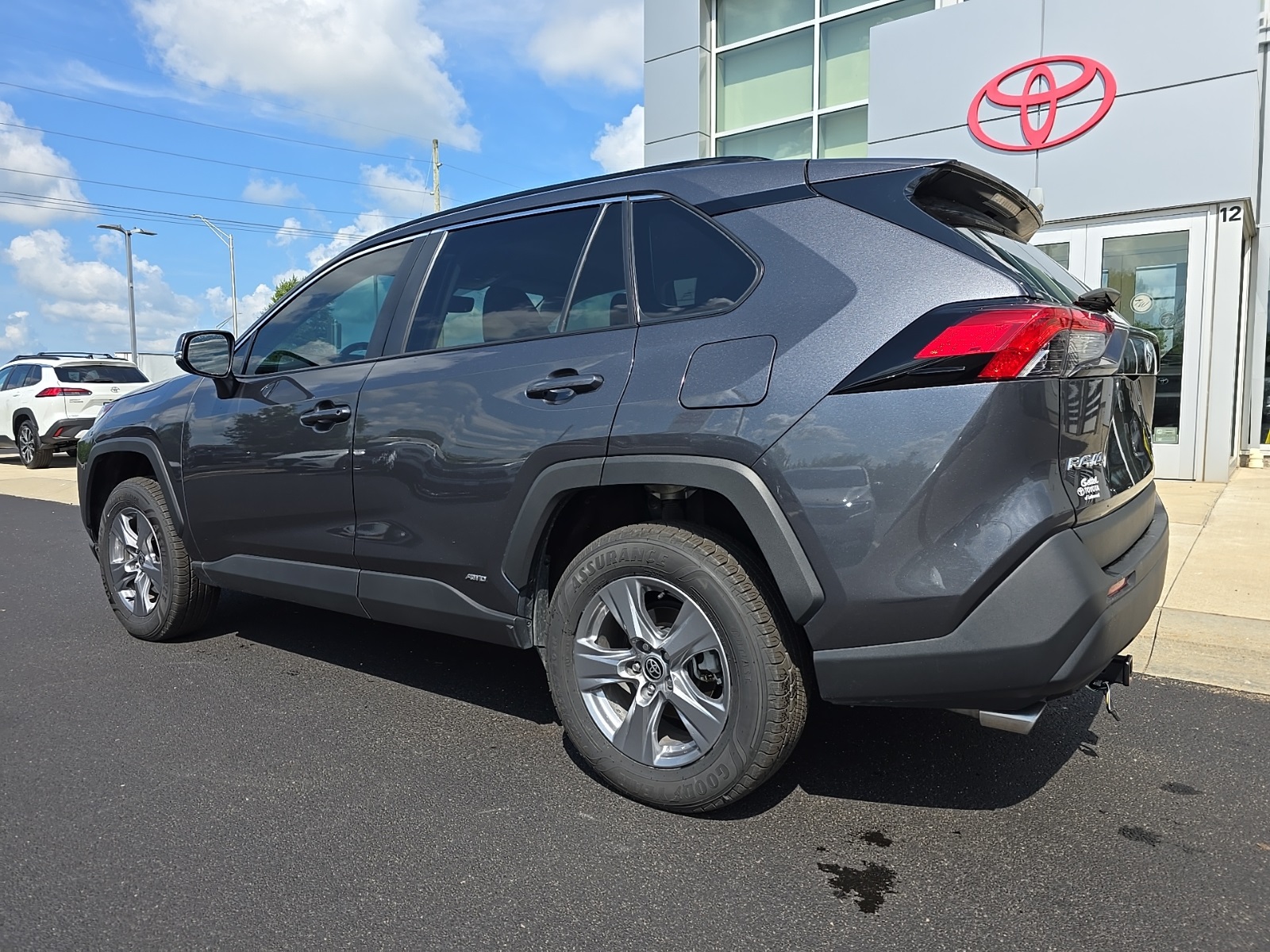 used 2022 Toyota RAV4 Hybrid car, priced at $31,637