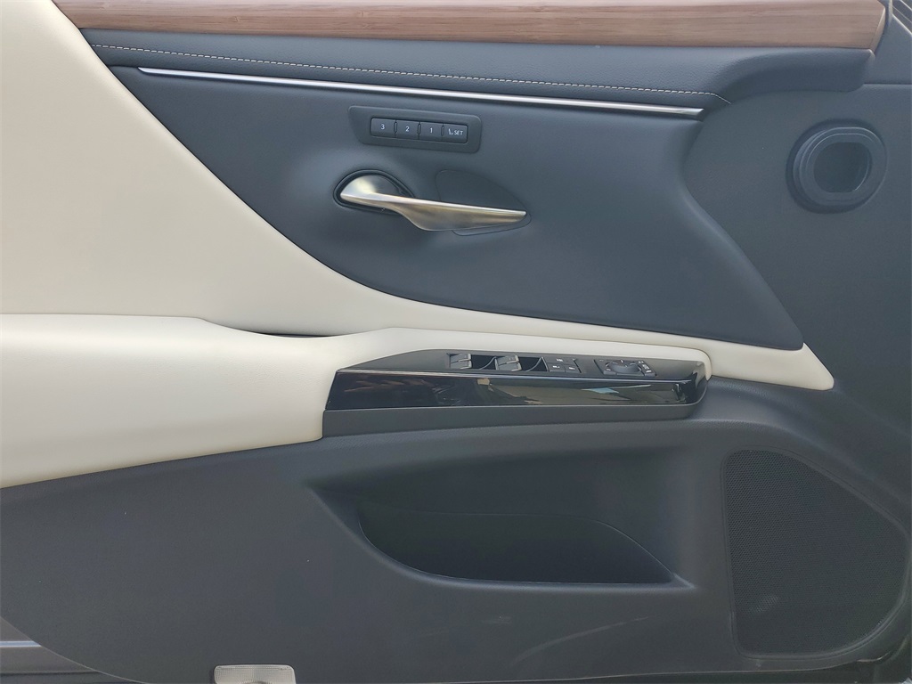 new 2025 Lexus ES car, priced at $50,194