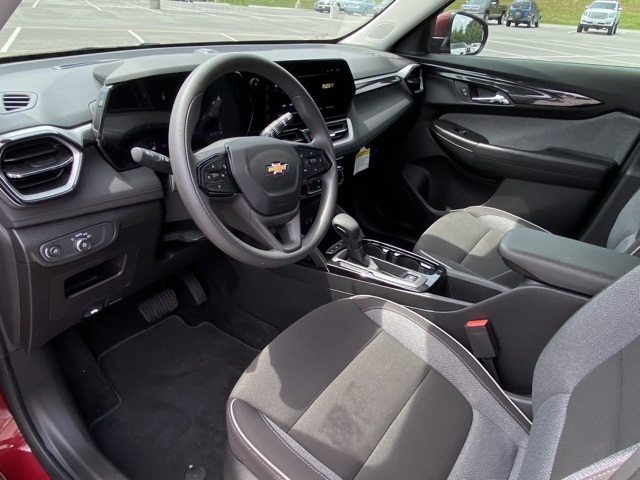 used 2025 Chevrolet TrailBlazer car, priced at $27,137