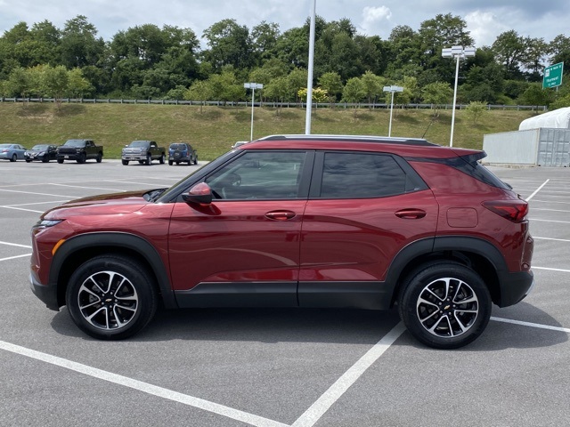 used 2025 Chevrolet TrailBlazer car, priced at $27,137