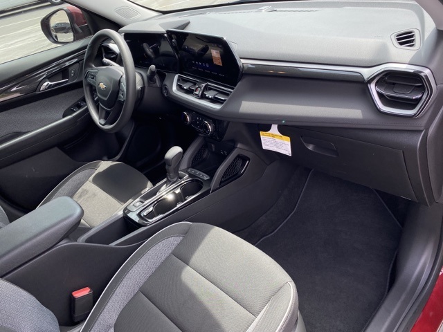 used 2025 Chevrolet TrailBlazer car, priced at $27,137