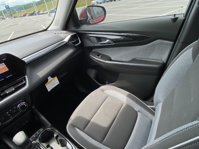 used 2025 Chevrolet TrailBlazer car, priced at $27,137
