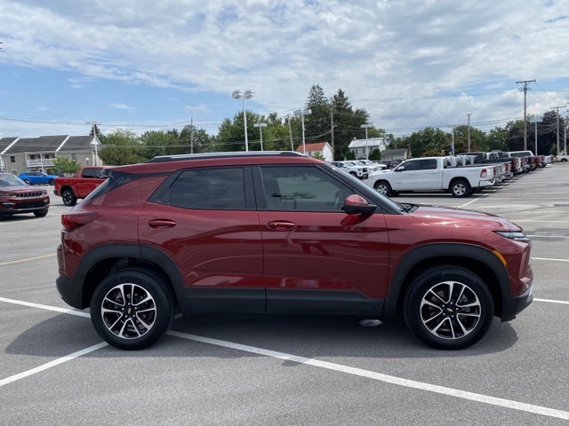 used 2025 Chevrolet TrailBlazer car, priced at $27,137