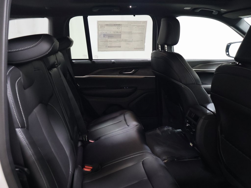 new 2025 Jeep Grand Cherokee car, priced at $52,282