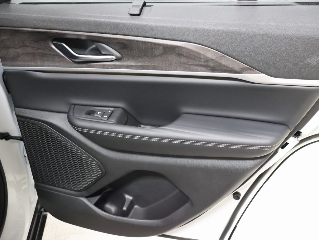 new 2025 Jeep Grand Cherokee car, priced at $52,282