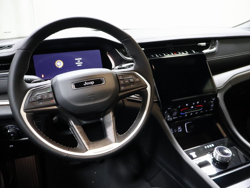 new 2025 Jeep Grand Cherokee car, priced at $52,282