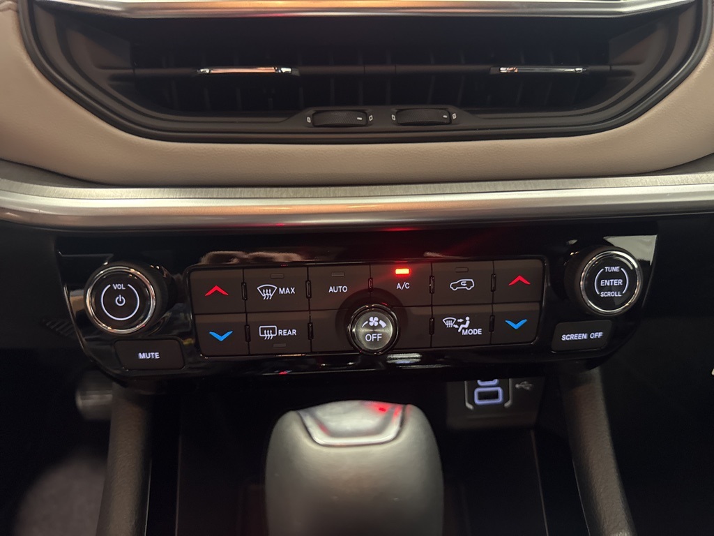 new 2025 Jeep Compass car, priced at $33,376
