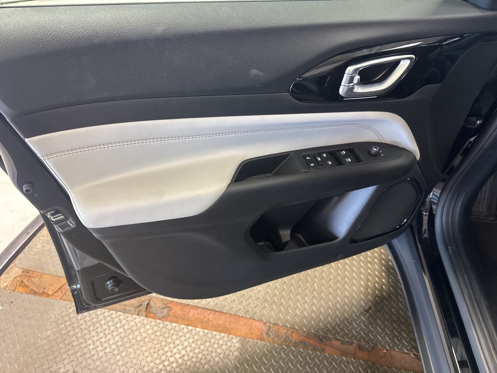 new 2025 Jeep Compass car, priced at $33,376