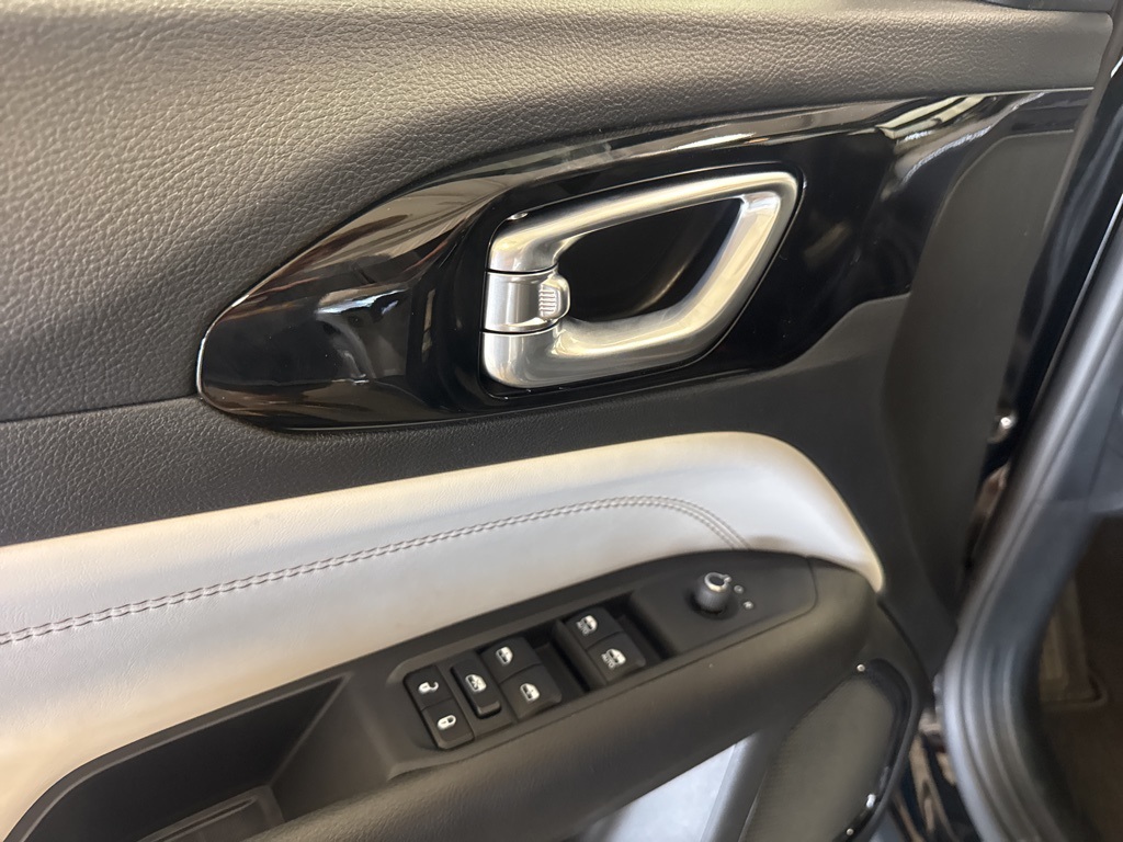 new 2025 Jeep Compass car, priced at $33,376