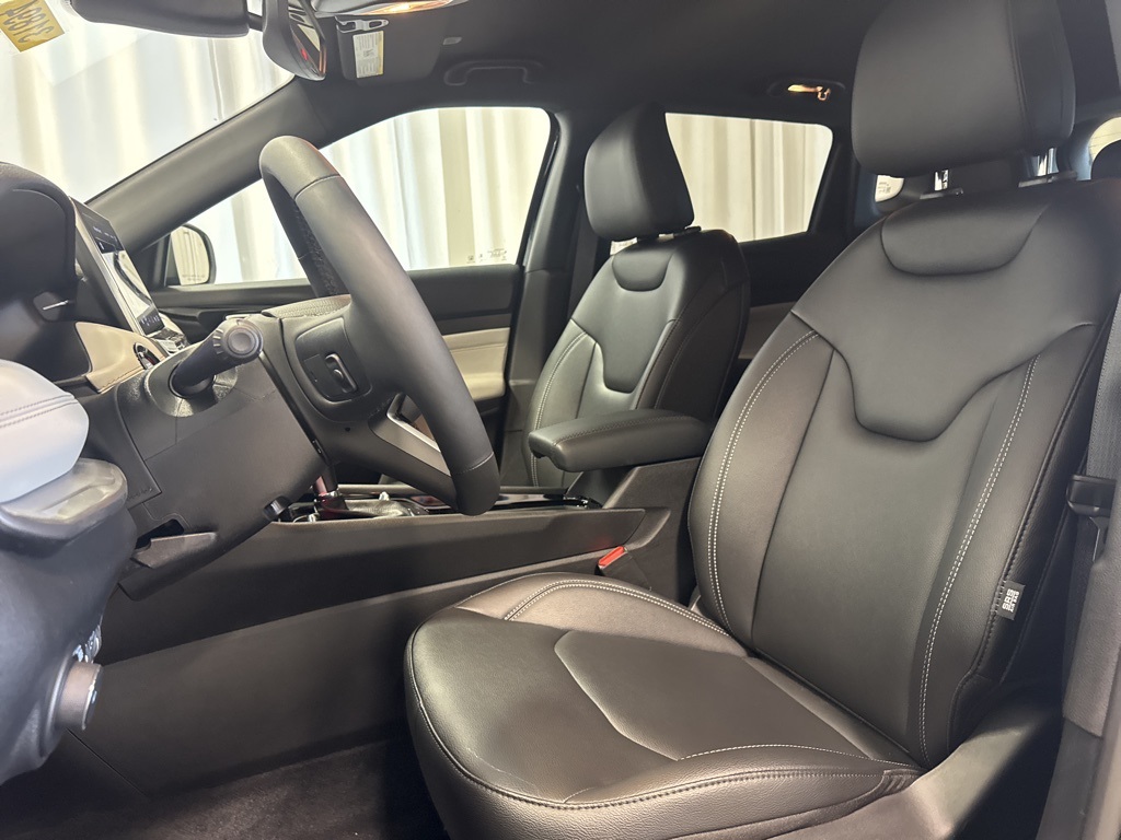 new 2025 Jeep Compass car, priced at $33,376