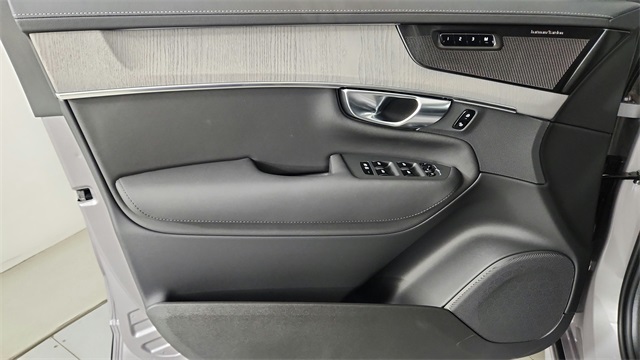 new 2026 Volvo XC90 car, priced at $76,230