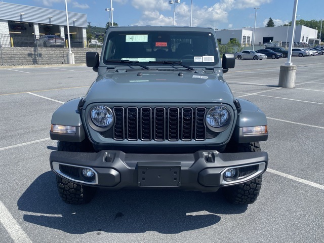 new 2025 Jeep Gladiator car, priced at $40,480