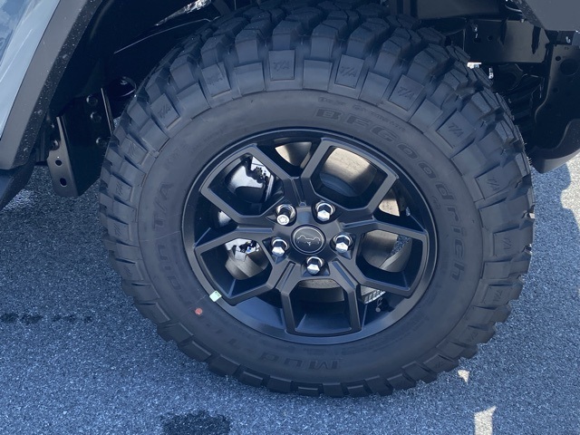 new 2025 Jeep Gladiator car, priced at $40,480