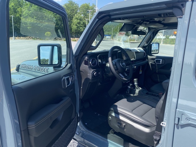new 2025 Jeep Gladiator car, priced at $40,480