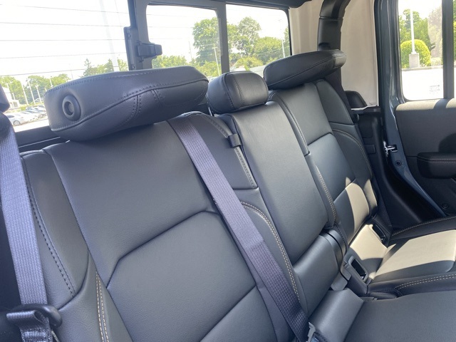 new 2025 Jeep Gladiator car, priced at $40,480