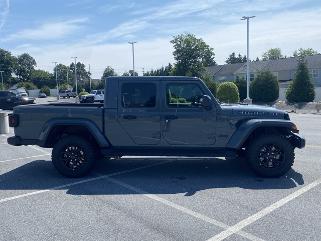 new 2025 Jeep Gladiator car, priced at $40,480