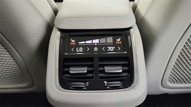 new 2026 Volvo XC60 car, priced at $63,935