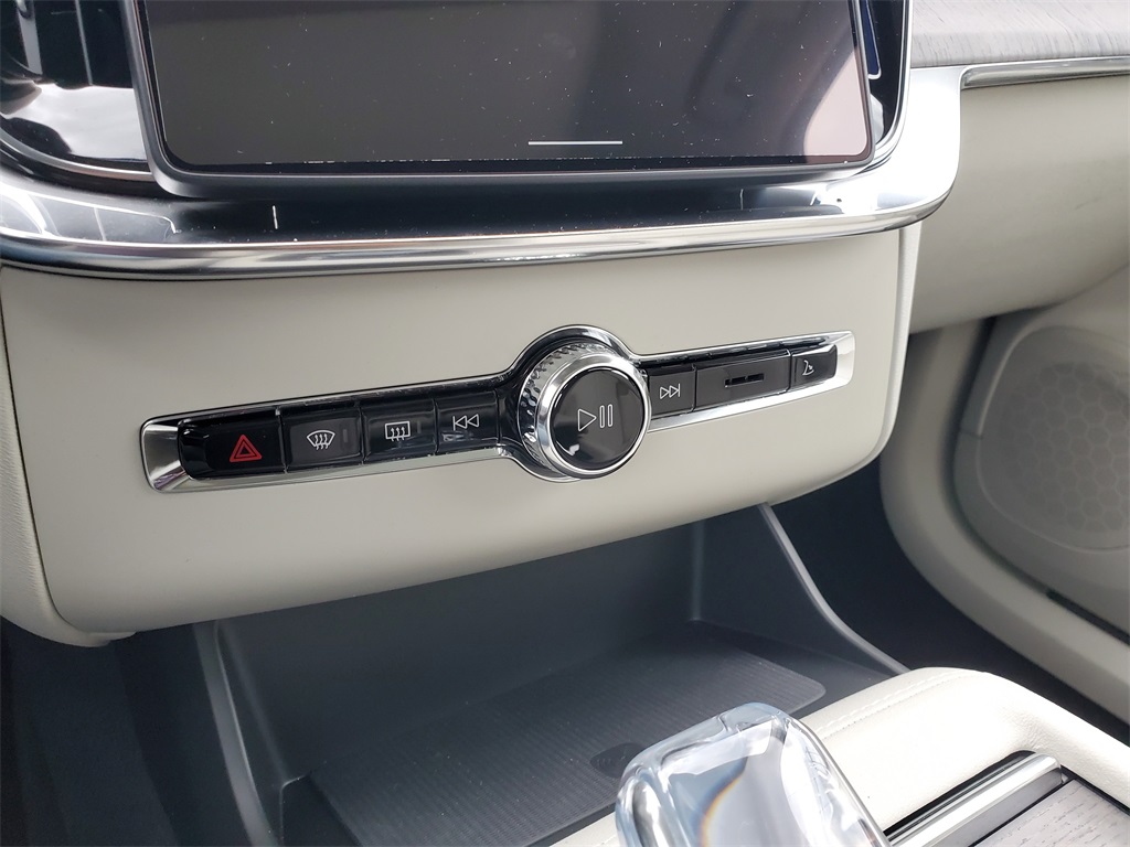 new 2026 Volvo XC90 car, priced at $71,655