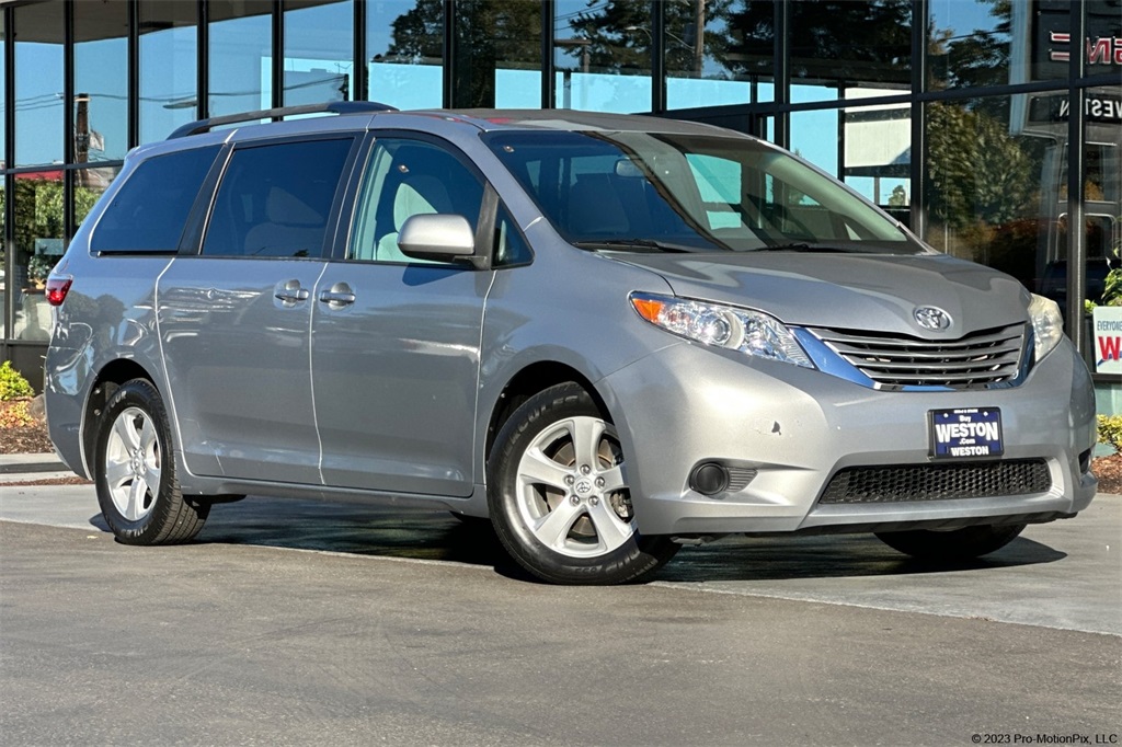 used 2015 Toyota Sienna car, priced at $21,908
