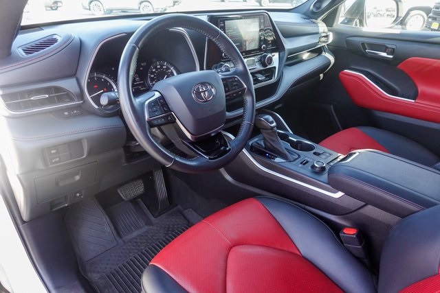 used 2021 Toyota Highlander car, priced at $38,000