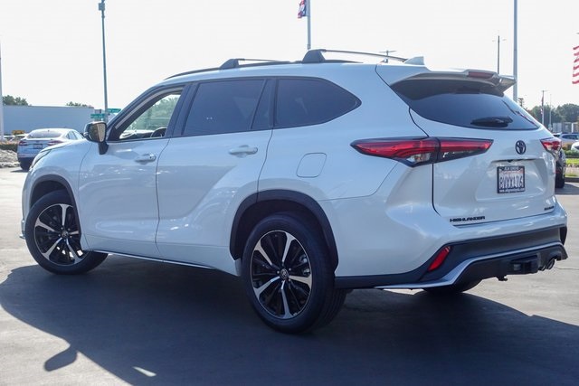 used 2021 Toyota Highlander car, priced at $38,000
